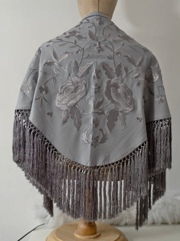 M01-270034 MANTONCILLO BORDADO  GRIS MANT6999