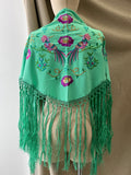 M01-2 Mantón bordado verde agua con flores y aves con flecos MANT3999