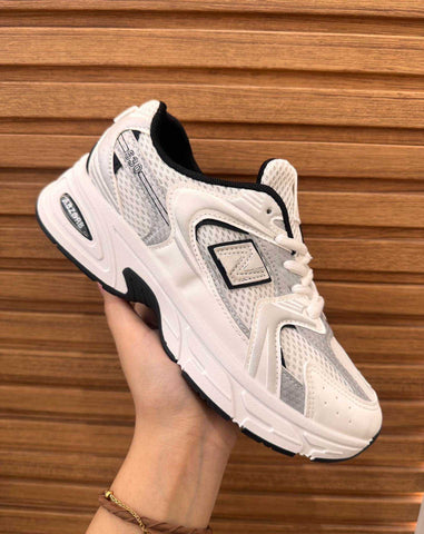 Zapatilla deportiva blanca D191