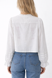 Blusa corta blanca con bordado floral y encaje para mujer Q8338