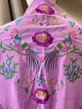 M01-2 Mantón bordado lila con flores y aves con flecos MANT3999