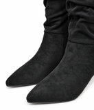 Botas Altas de Mujer con Tacón Bajo Fino, Punta Afilada y Efecto Arrugado – Estilo Elegante SF006