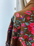 LA-MOD13 MANTONCILLO BORDADO ACAPULCO MARRON MANT7999