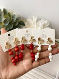 Pendiente Aretes colgantes vintage con flor dorada y cuentas rojas pen699