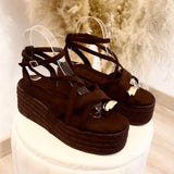 Sandalias de plataforma estilo alpargata con tiras cruzadas | Dedo con adorno metálico - FELIZ SHOPPING 