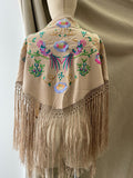 M01-2 Mantón bordado beige con flores y aves con flecos MANT3999