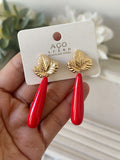 Pendientes largos de hoja dorada con gota PEN699