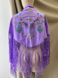 M01-2 Mantón bordado lila con flores y aves con flecos MANT3999