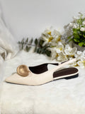 Zapato destalonado de mujer con puntera fina y adorno metálico P-1528