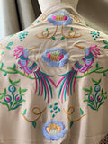 M01-2 Mantón bordado beige con flores y aves con flecos MANT3999