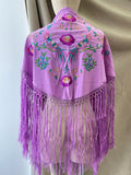 M01-2 Mantón bordado lila con flores y aves con flecos MANT3999