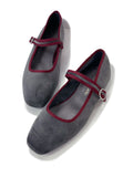 Zapatos Mary Jane en Gris con Ribete Burdeos y Suela Plana H9037-GRIS/WINE