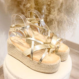 Sandalias de plataforma estilo alpargata con tiras cruzadas | Dedo con adorno metálico - FELIZ SHOPPING 